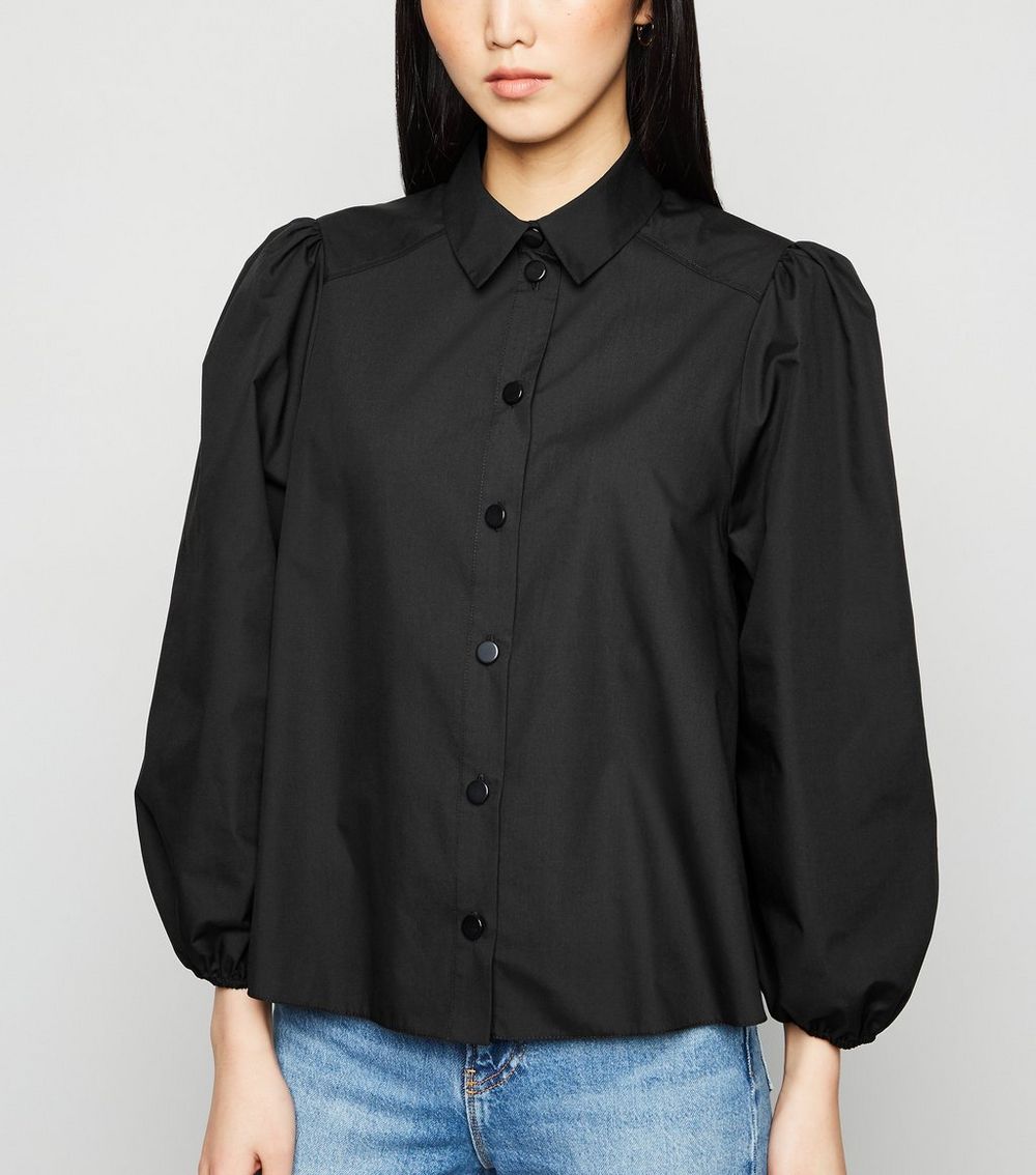 Рубашка красиво черный. Рубашка женская. Стильные черные рубашки женские. Чёрная рубашка женская оверсайз. Черная блузка.