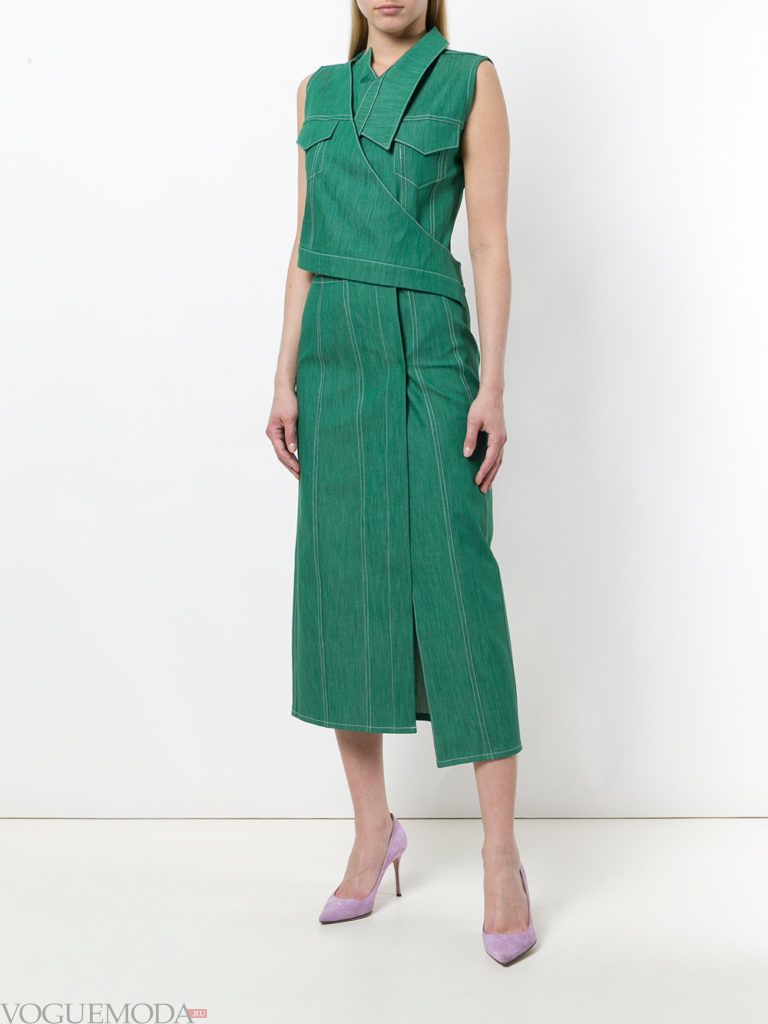 зеленое асимметричное платье